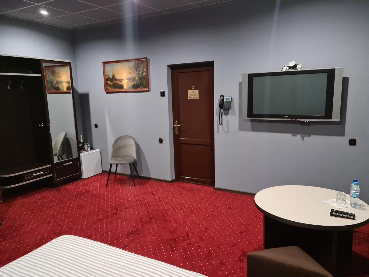 Lex Trend Hotel Irpin Extérieur photo