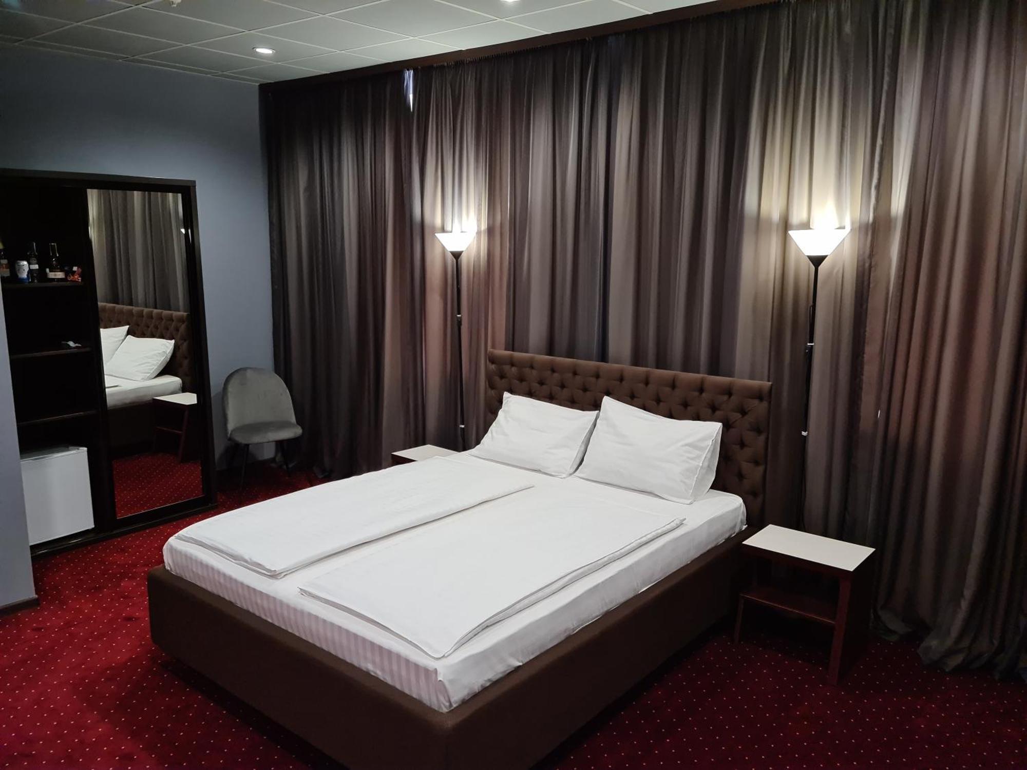 Lex Trend Hotel Irpin Extérieur photo
