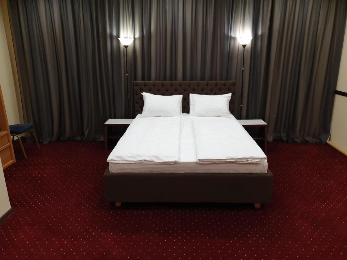 Lex Trend Hotel Irpin Extérieur photo